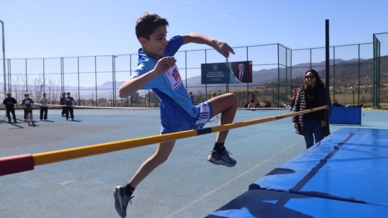 Okul Sporları Puanlı Atletizm İl Birinciliği Safranbolu’da Yapıldı