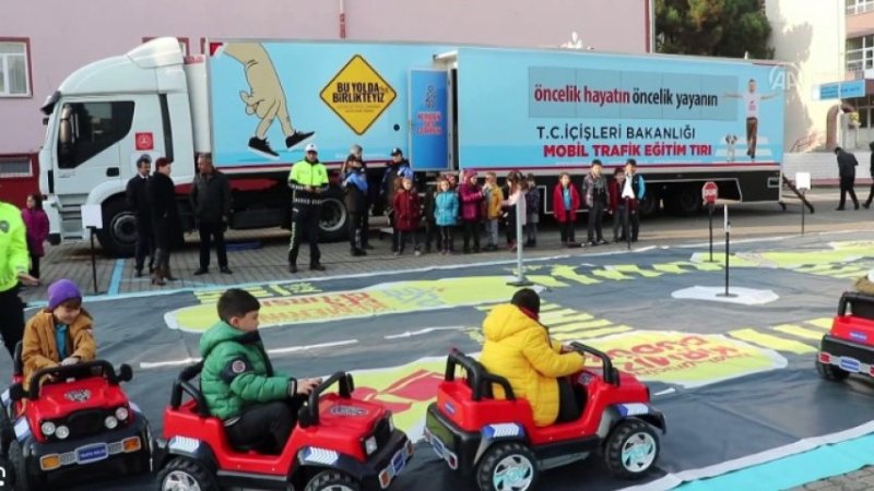 Safranbolu’da Mobil Trafik Eğitim Tırı Yoğun İlgi Gördü