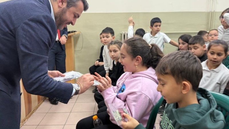 Başkan Çetinkaya’dan Miniklere Yerel Yönetim Dersi