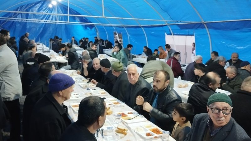 Pelenkoğlu Ailesinin İftar Geleneği Sürdürülüyor