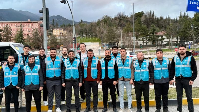 AK Gençliğin “İftara 5 Kala” Geleneği Sürüyor