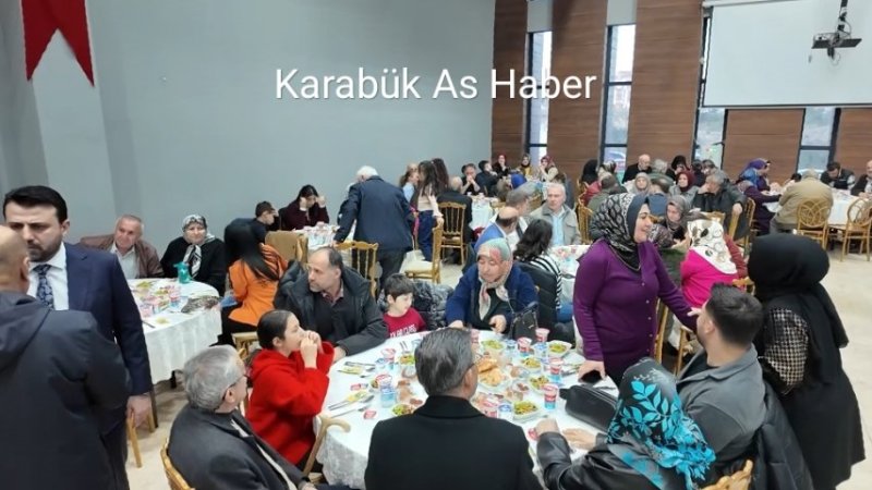 KARABÜK'TE OVACIKLILAR RÜZGARI: 1000 KİŞİLİK DEV İFTARDA BİRLİK MESAJI