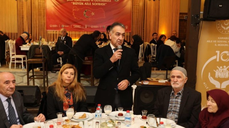 KARABÜK'TE "BÜYÜK AİLE SOFRASI"NDA İLK İFTAR ŞEHİT YAKINLARI VE GAZİLERLE YAPILDI