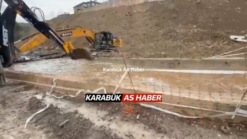 Karabük’te sağanak yağış sonrası dereler taştı